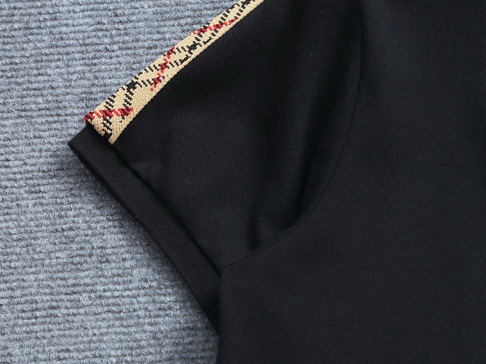 Burberry T-Shirt - Image 4
