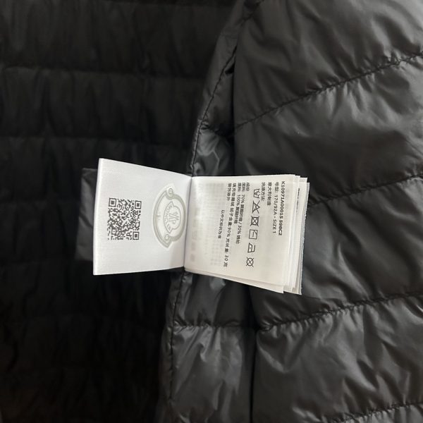 Moncler 2025 Lightweight Down Jacket Zipped with Pockets
