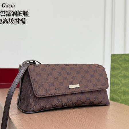 Gucci Underarm Bag - Image 4