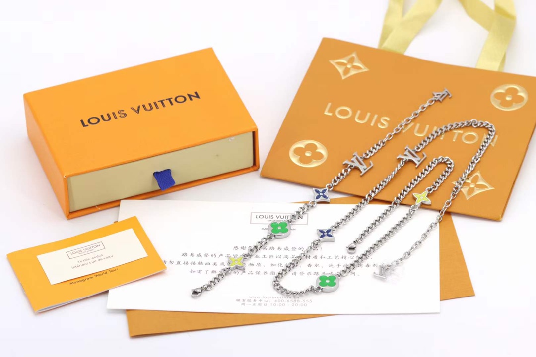 LV Sunrise Flower bracelet - Image 9