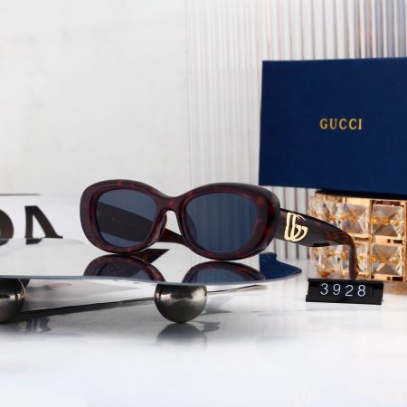 Gucci Fashionable Sunglasses - Image 7