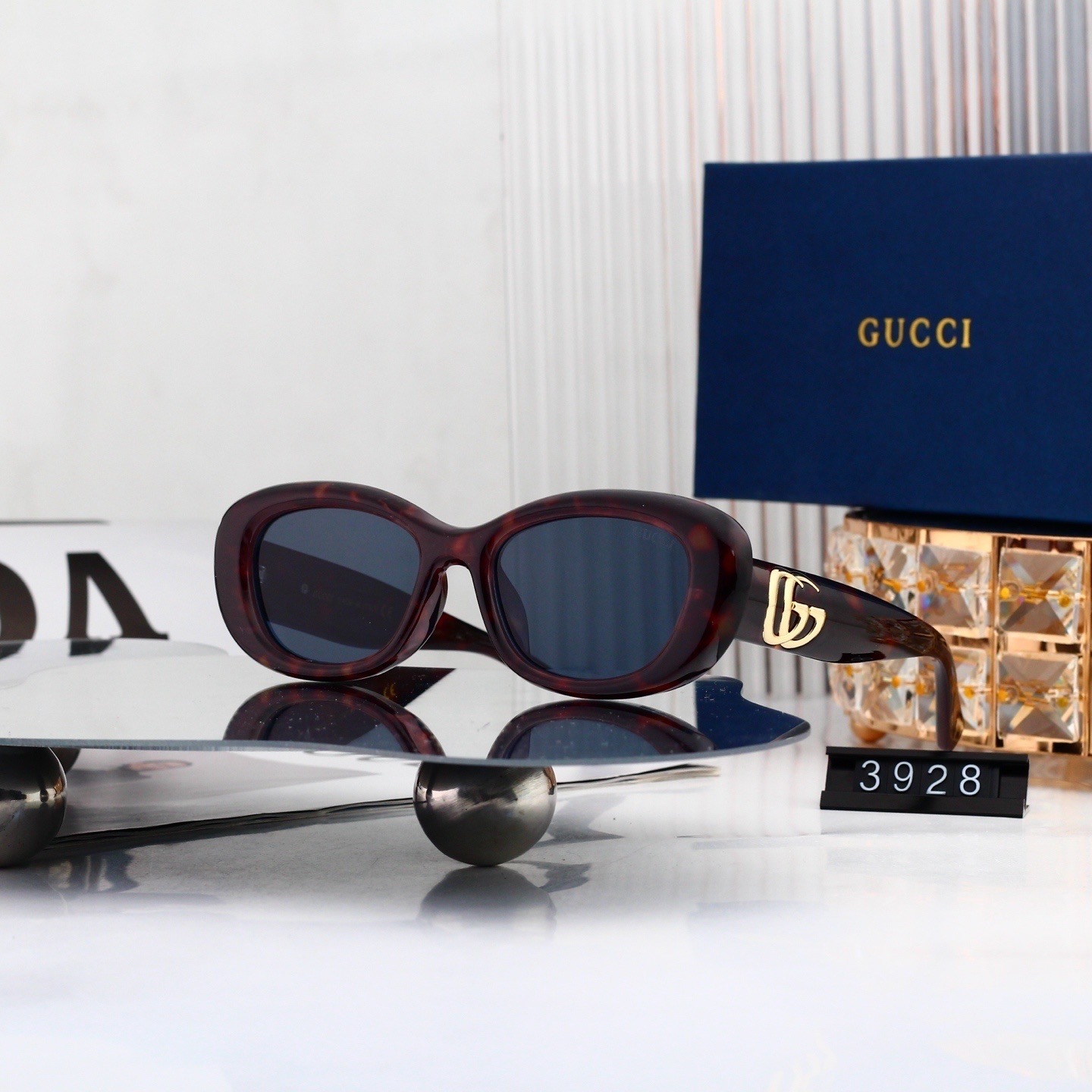Gucci Fashionable Sunglasses - Image 7
