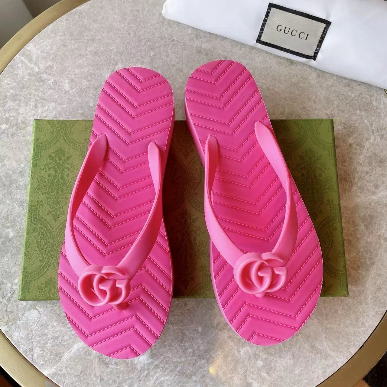Gucci Shoes V-shaped toe clamp Band drill Slide Sandal - Image 6