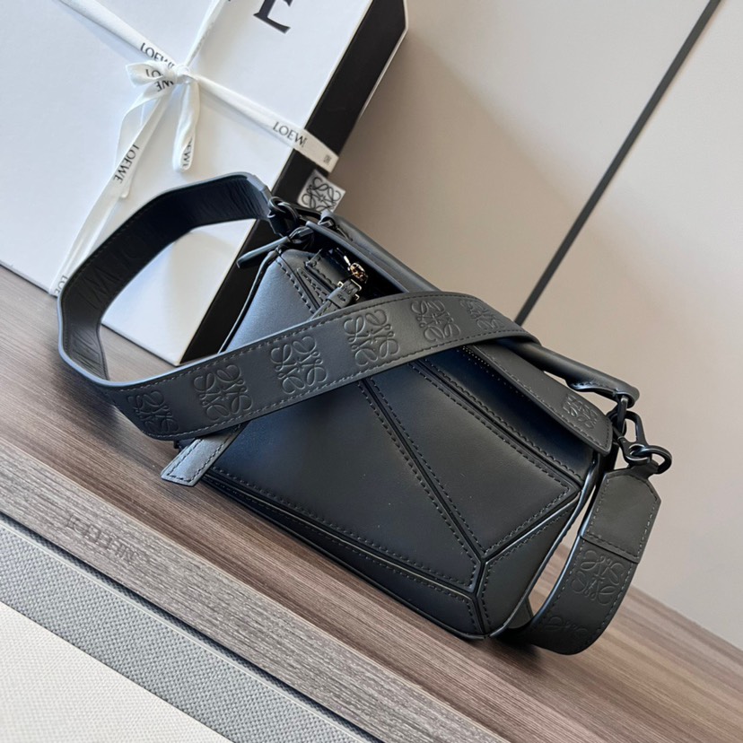 Loewe Mini Puzzle black - Image 1