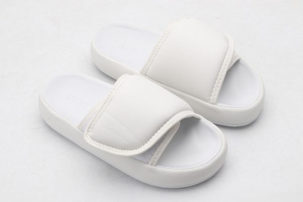 Yeezy Slide 4