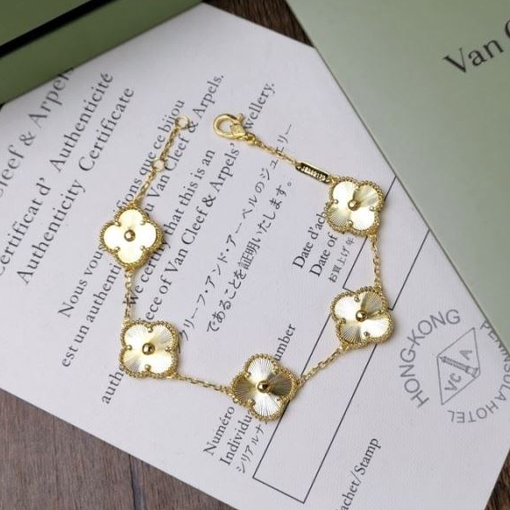 Van Cleef & Arpels Vca Bracelets - Image 1