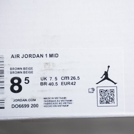 Air Jordan 1 Mid DO6699-200 - Image 7