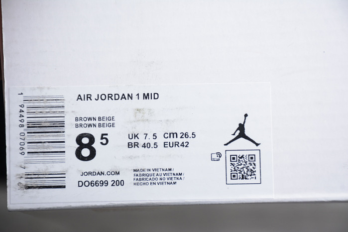 Air Jordan 1 Mid DO6699-200 - Image 7