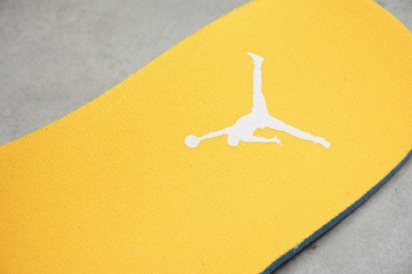 Air Jordan 3 Laser Orange WMNS CK9246-108