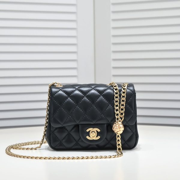 Chanel   Shoulder Crossbody Bag