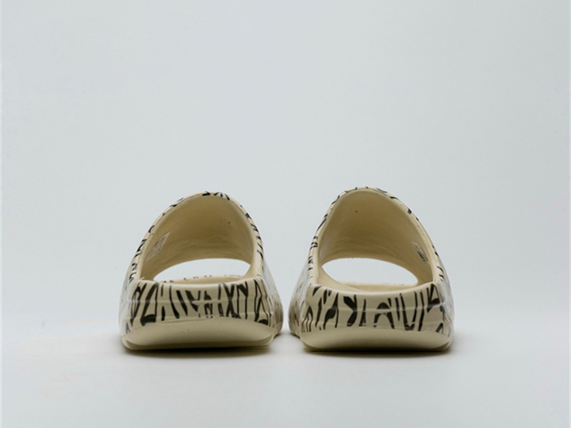 Yeezy Slide Graffiti FW6345-1 - Image 8