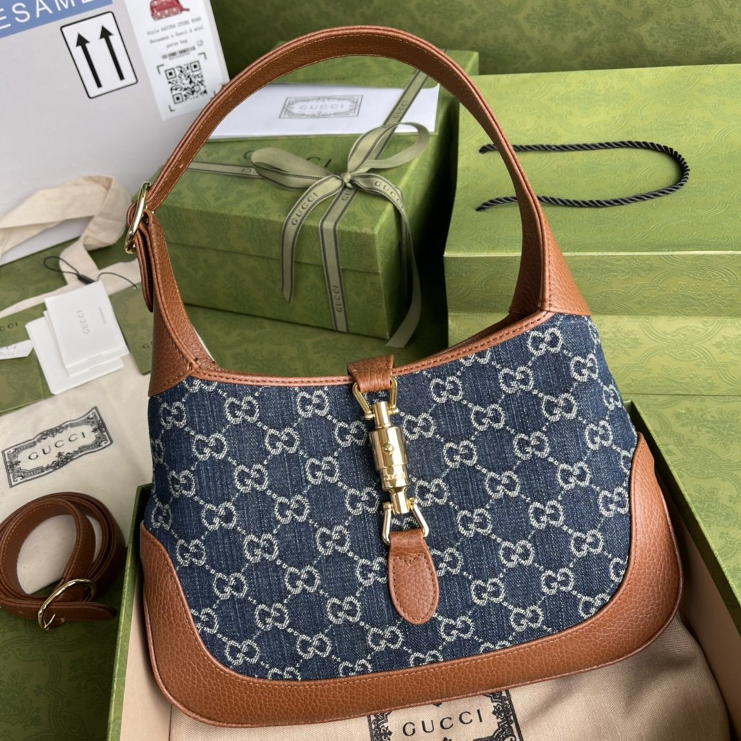 Gucci Jackie 1961 Canvas & Leather Shoulder Bags - Image 4