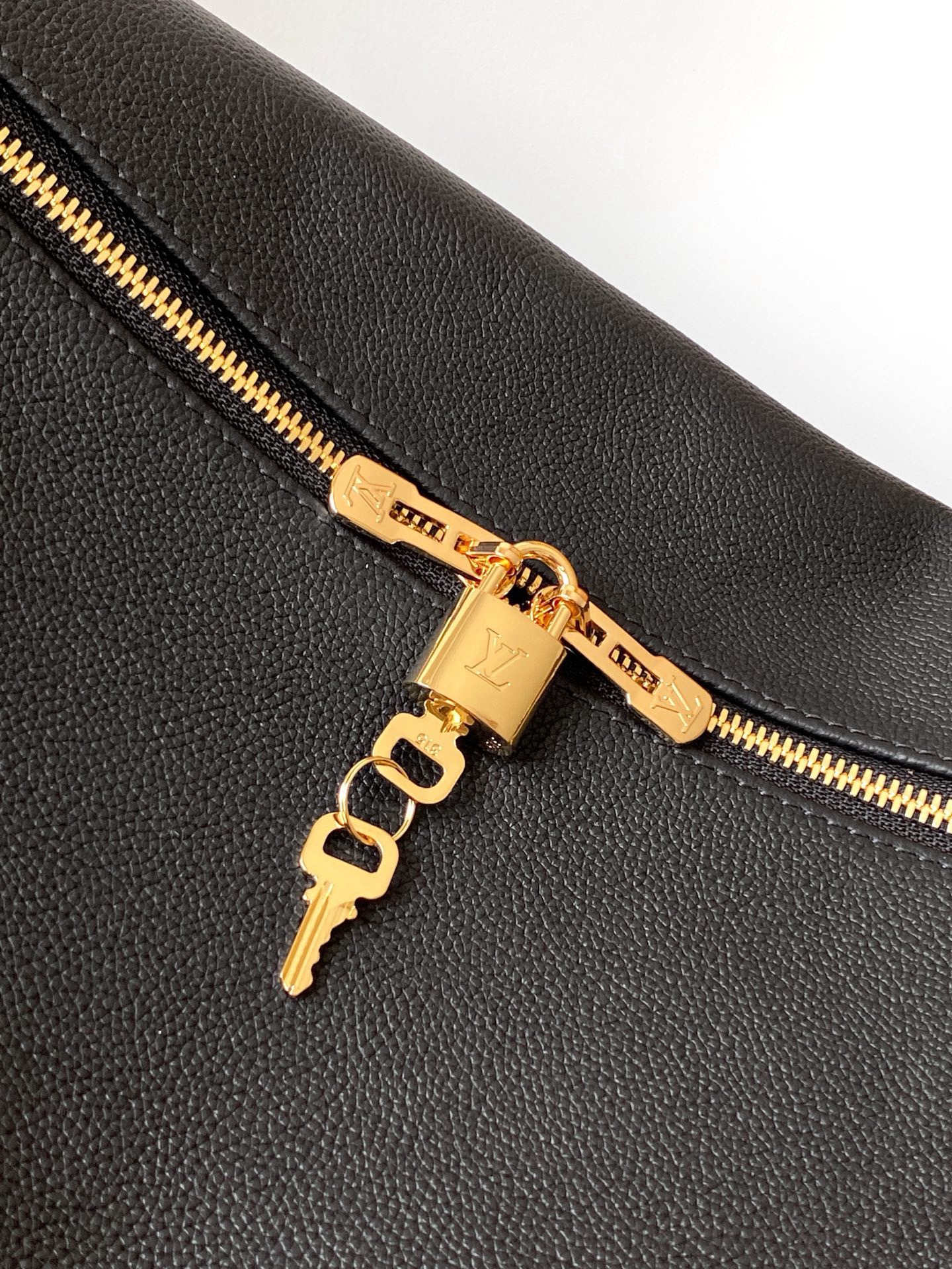 LV Express Travel H27 Women Handbags - Image 5