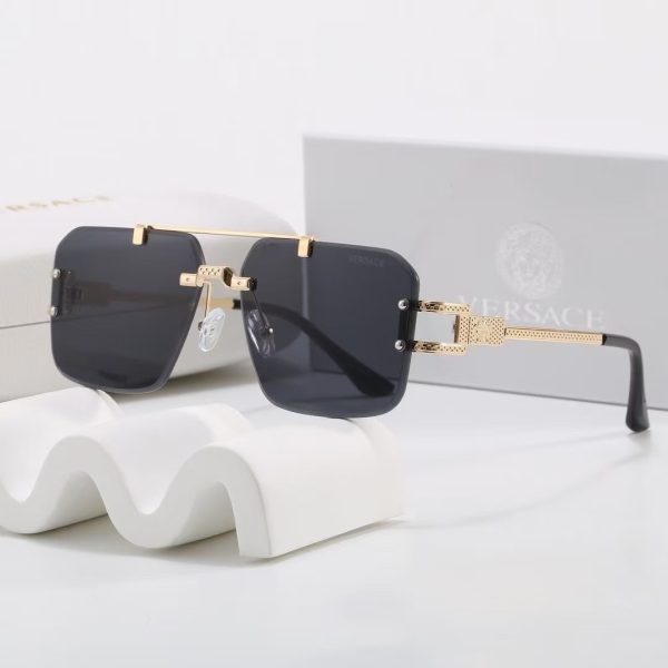 Versace Fashionable Sunglasses