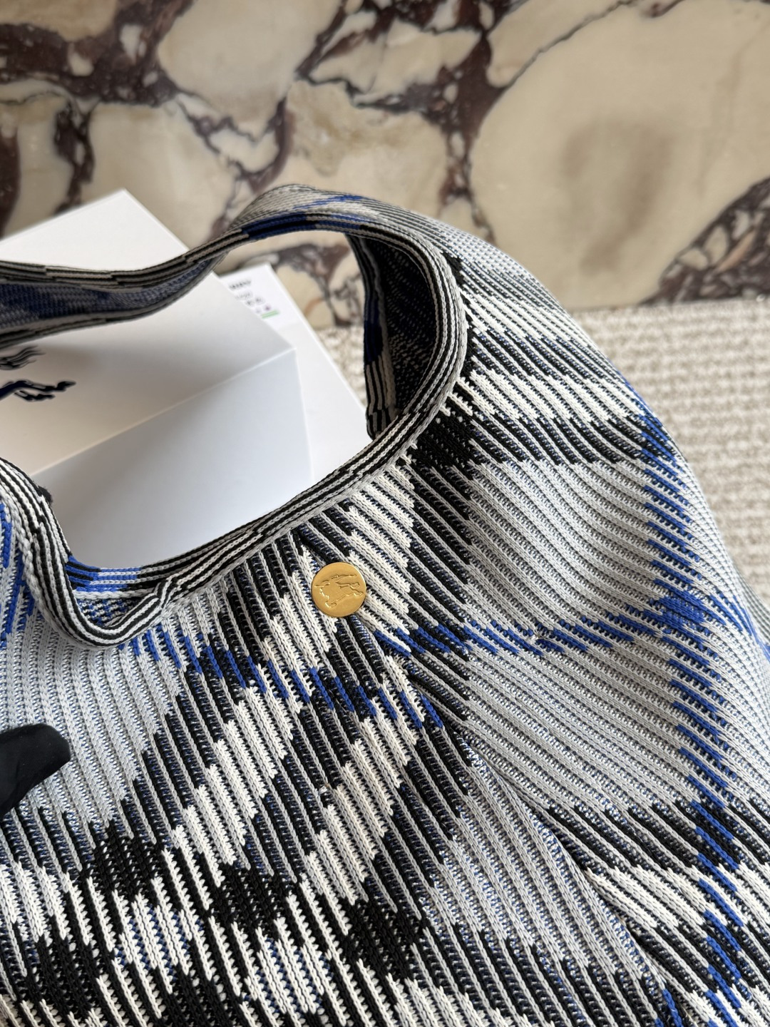 Burberry Check Knitted Shoulder Bag - Image 7