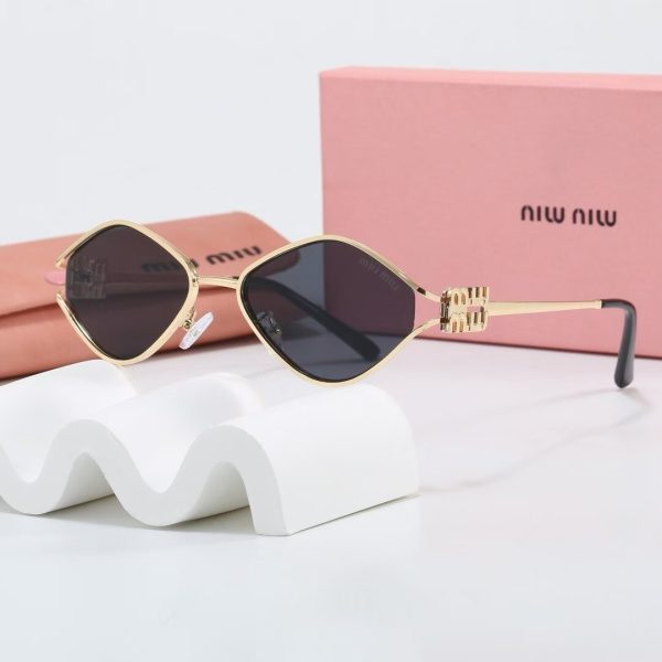 Miu Miu Fashionable Sunglasses