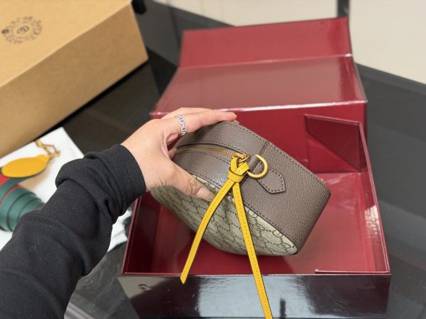 Gucci NeoVintage Camera Messenger Bag