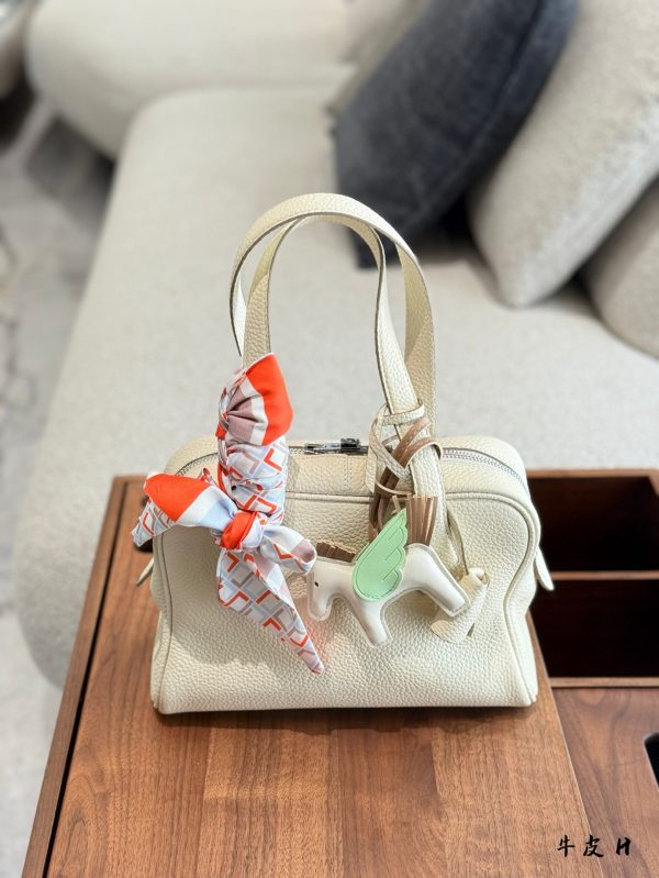 Hermes Victoria Tote Bag