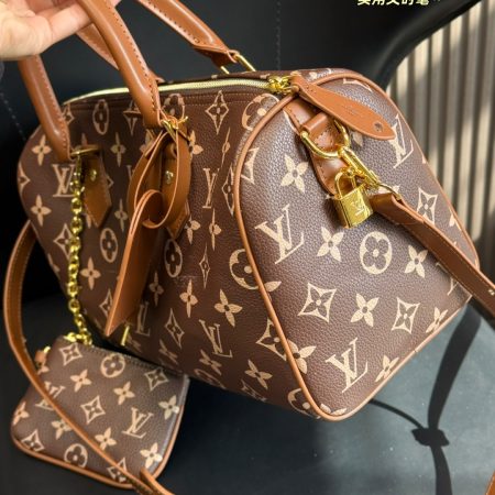 LV Speedy P9 Bandoulière 30 Monogram Bag - Image 3