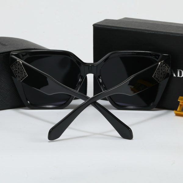 Prada Fashionable Sunglasses