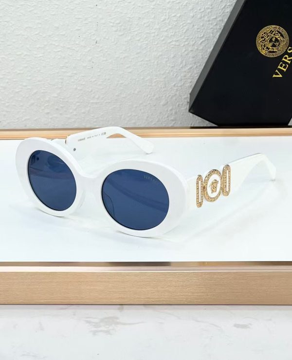Versace Fashionable Sunglasses