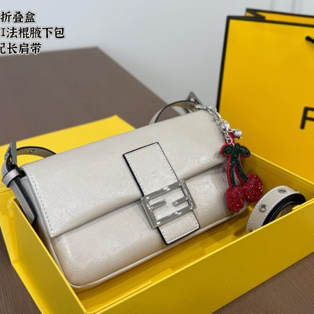 Fendi Baguette Underarm Bag - Image 4