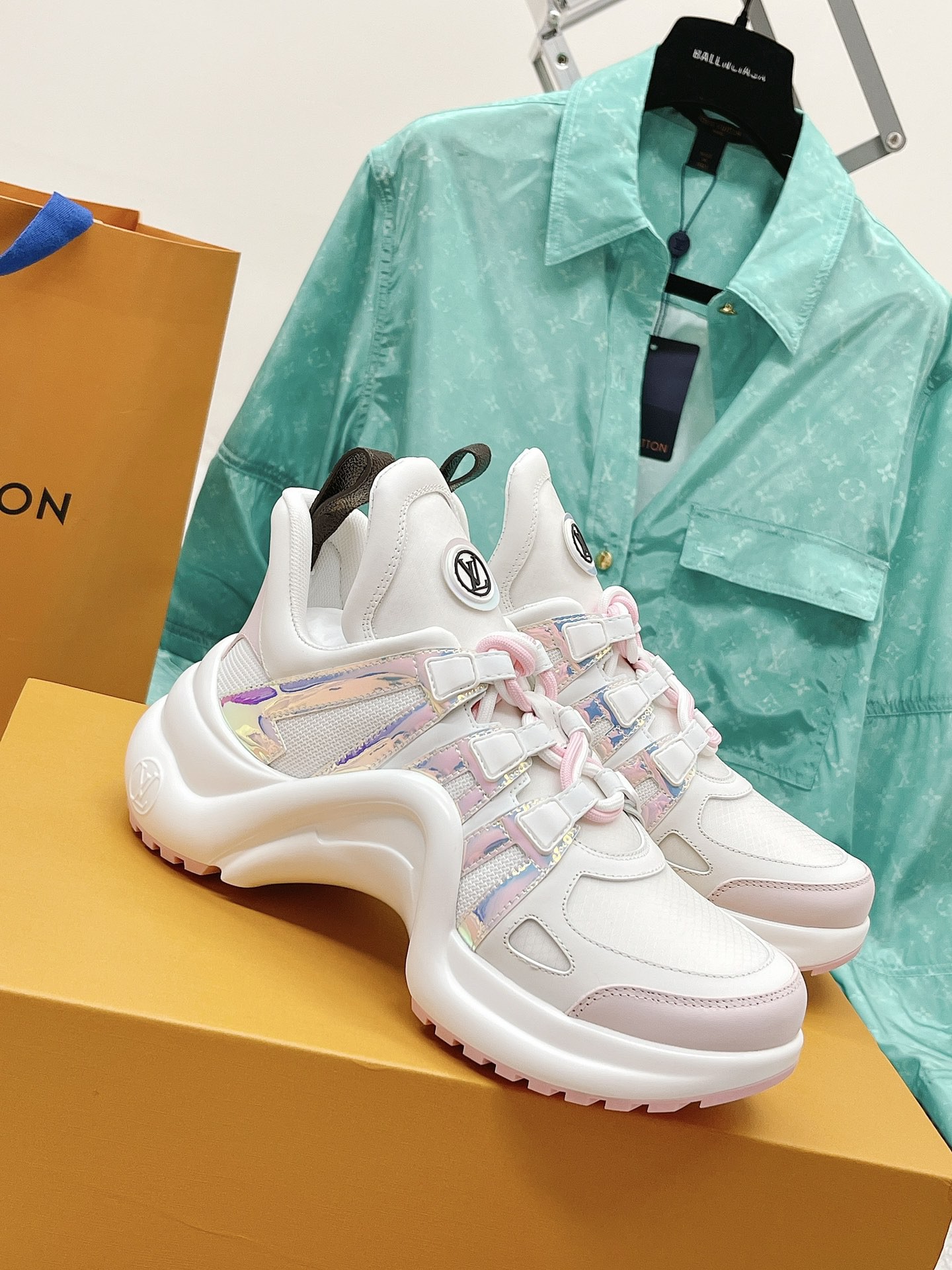 LV Archlight Sneakers Shoes - Image 5