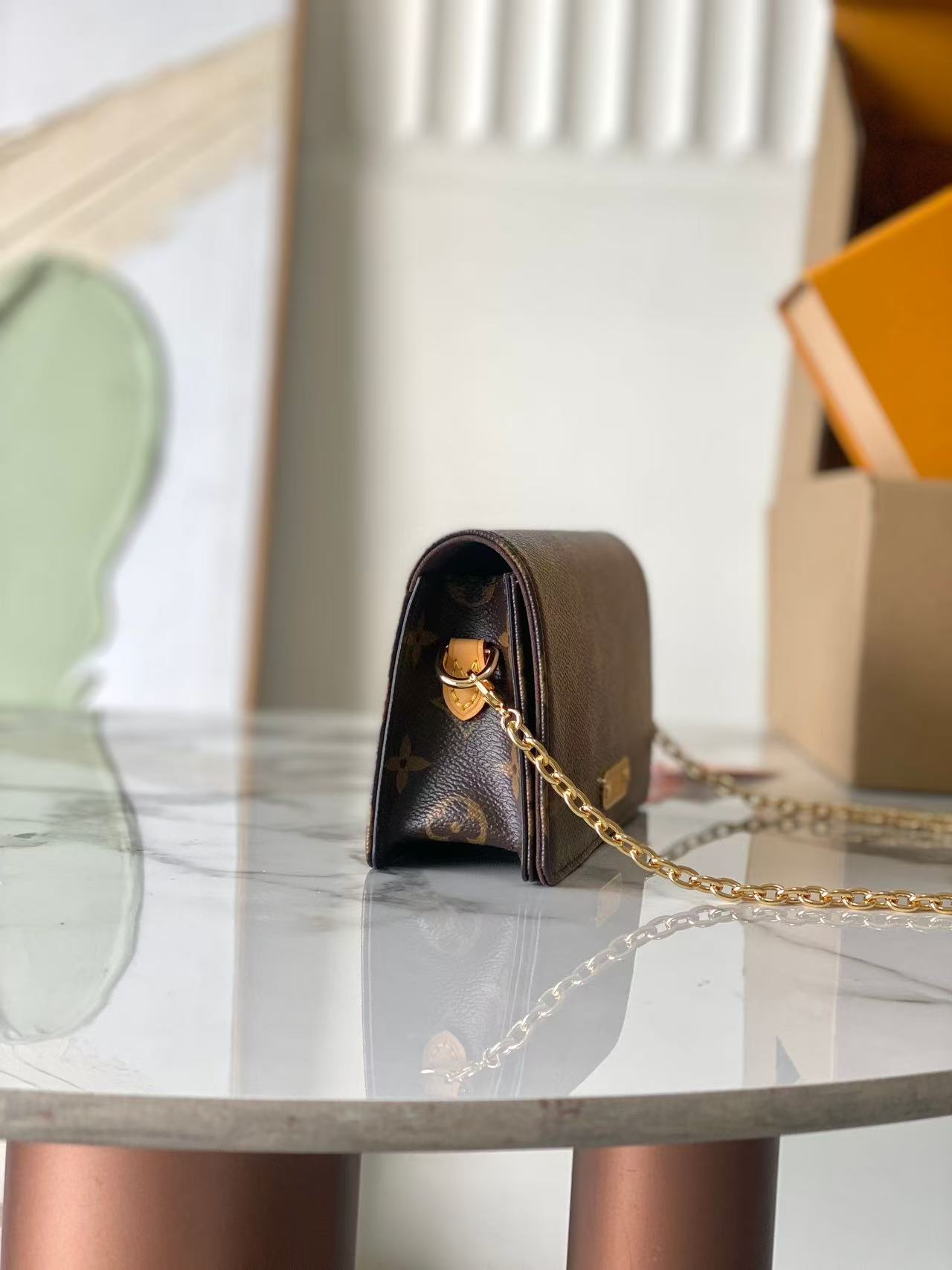 LV Wallet On Chain Lily - Image 2