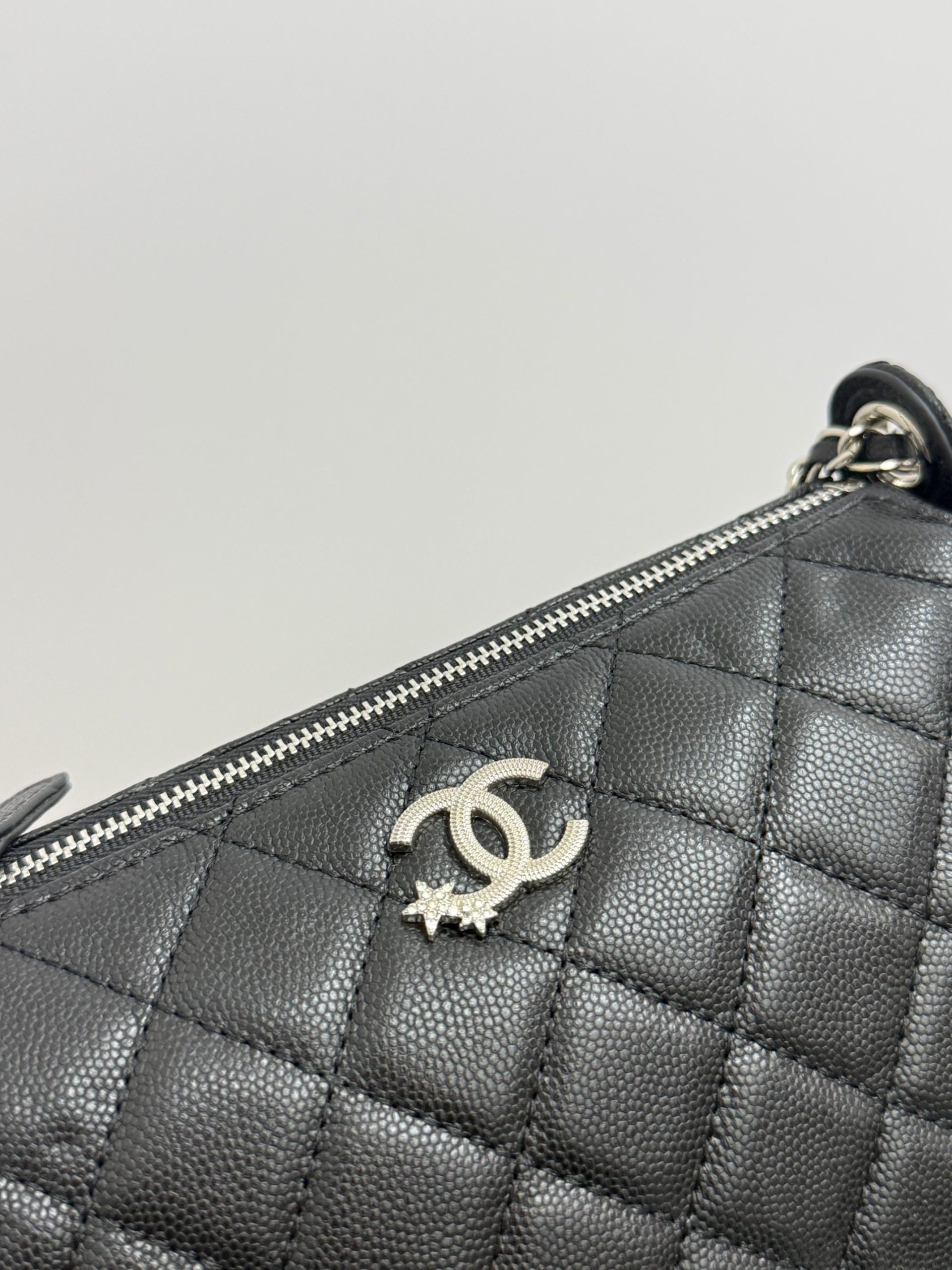 Chanel Caviar Qulited Purse with Chain - Image 6
