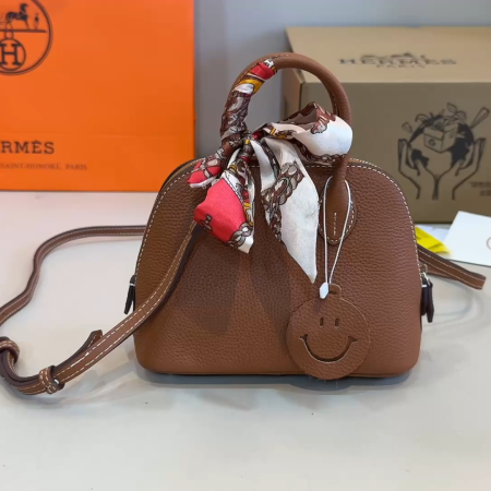 Hermès Mini Shell Bag - Image 2