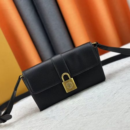 LV Wallet On Chain Handbag