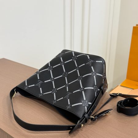 LV Allin Large Bucket Bag - Image 11