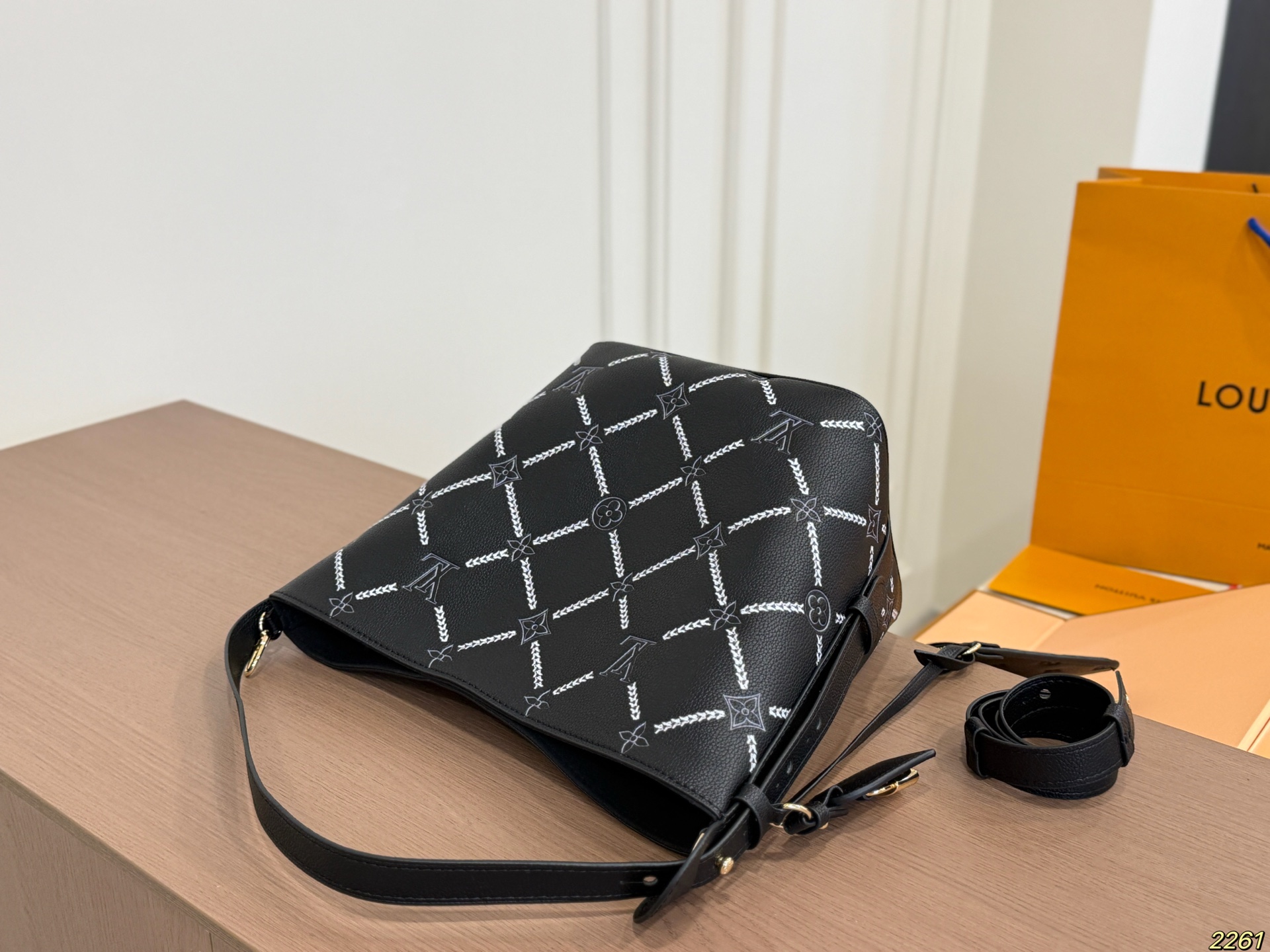 LV Allin Large Bucket Bag - Image 11