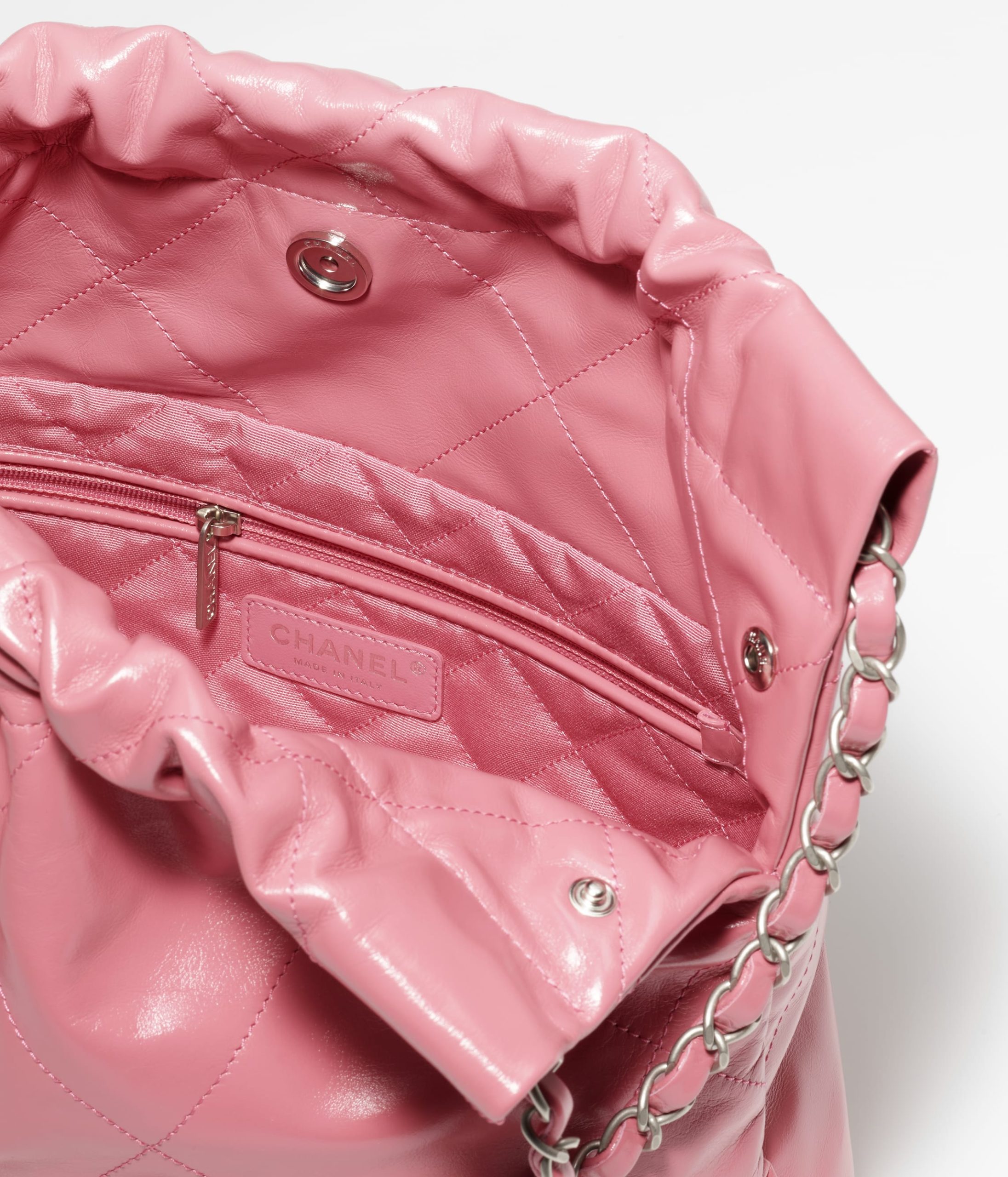 CHANEL 22 SMALL HANDBAG Calfskin & Silver Metal Pink - Image 4