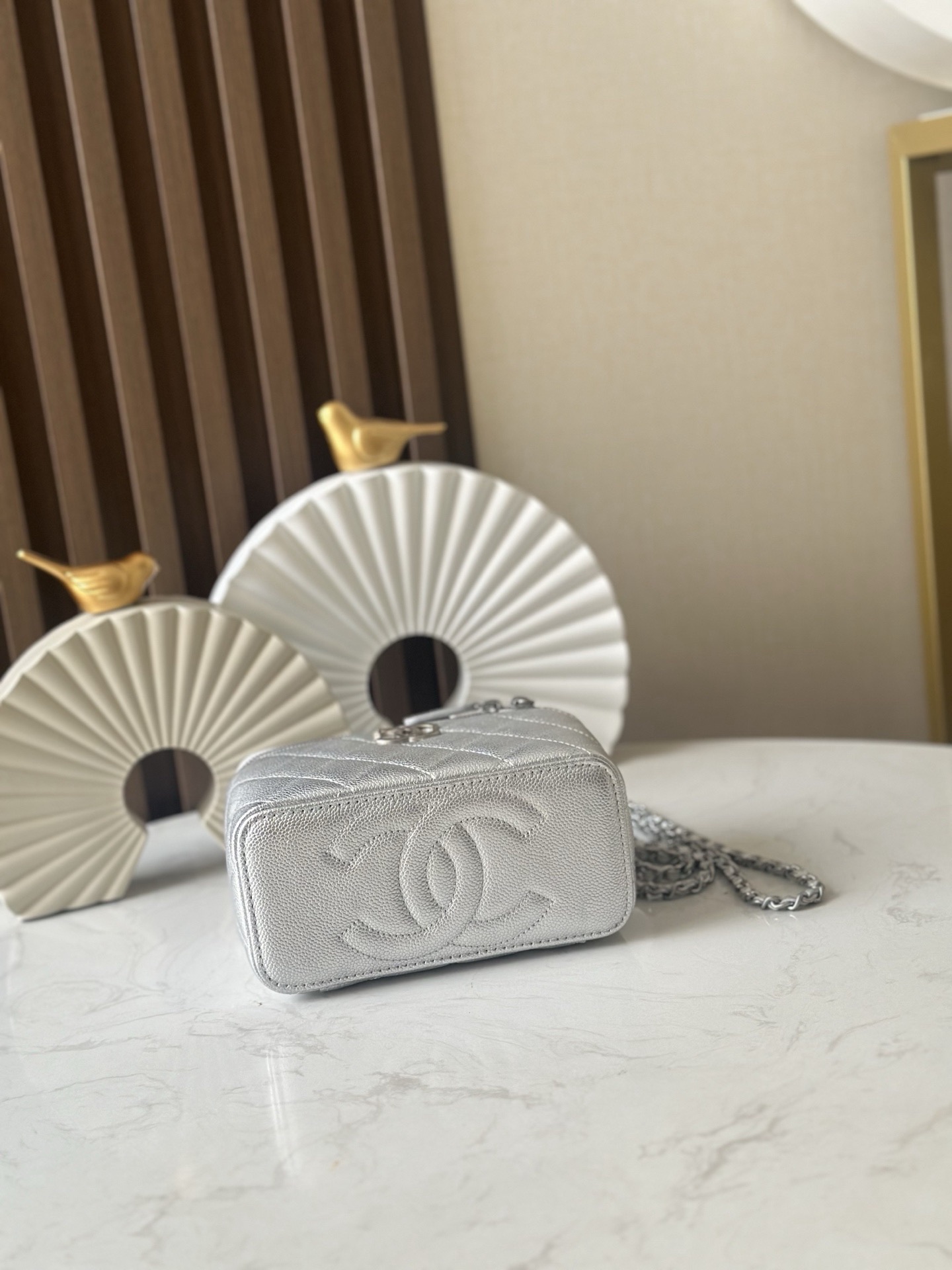 Chanel Quilted Vanity Makeup Box - Image 5