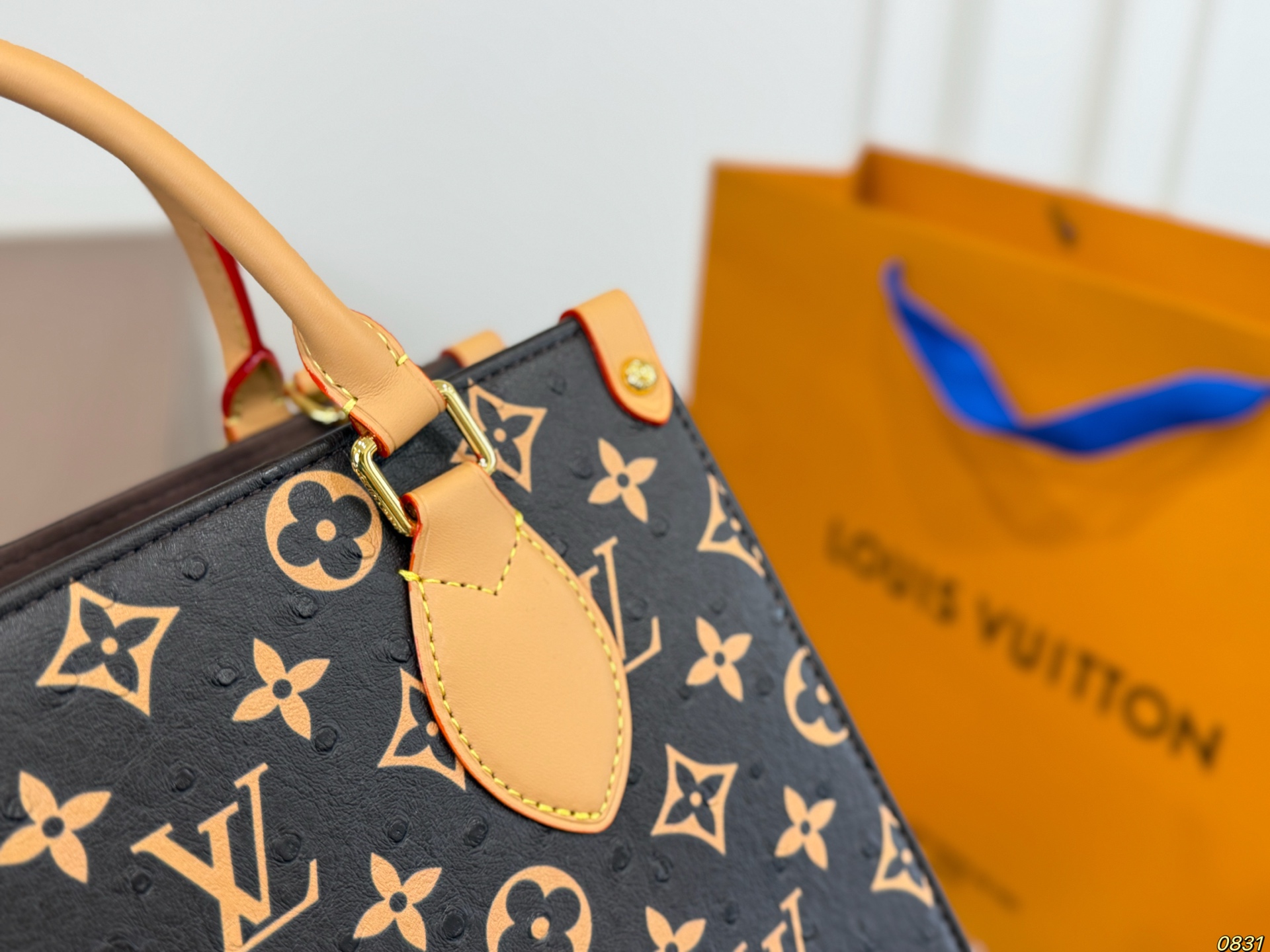 LV Tote Bag Limited Edition onthego - Image 5