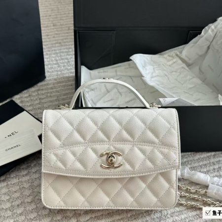 Chanel 25C Clutch with Chain - Image 3