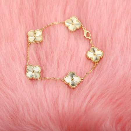 Van Cleef&Arpels VCA Gold Laser Bracelet - Image 6