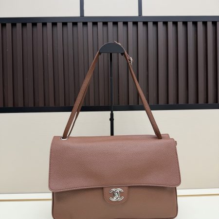 Chanel 26S Maxi Shoulder Bag - Image 2