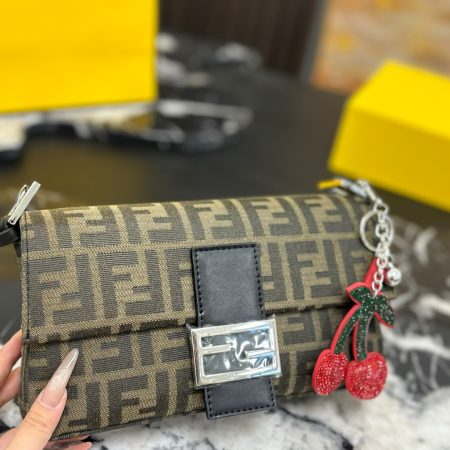 Fendi Baguette Underarm Bag - Image 4