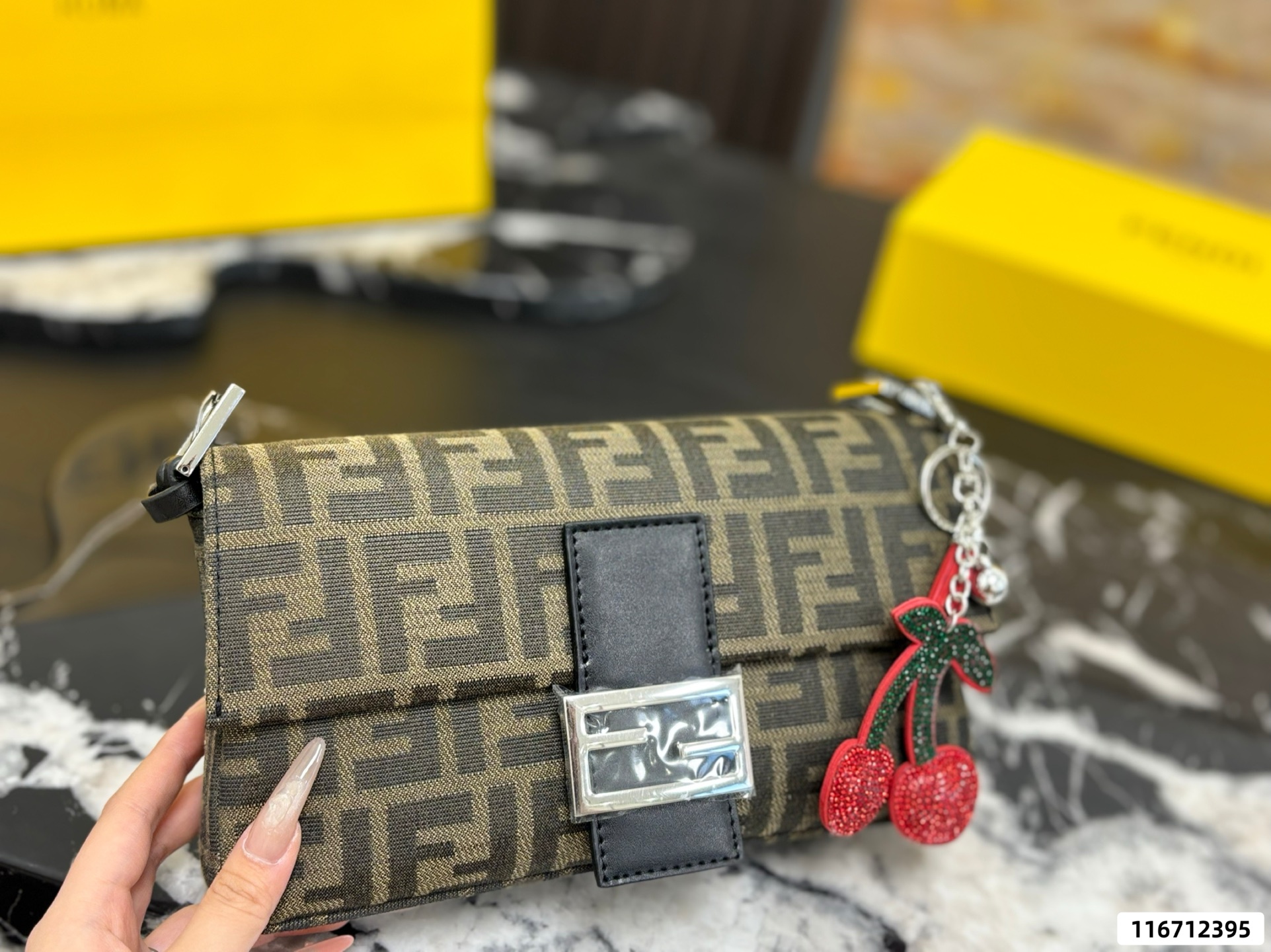 Fendi Baguette Underarm Bag - Image 4