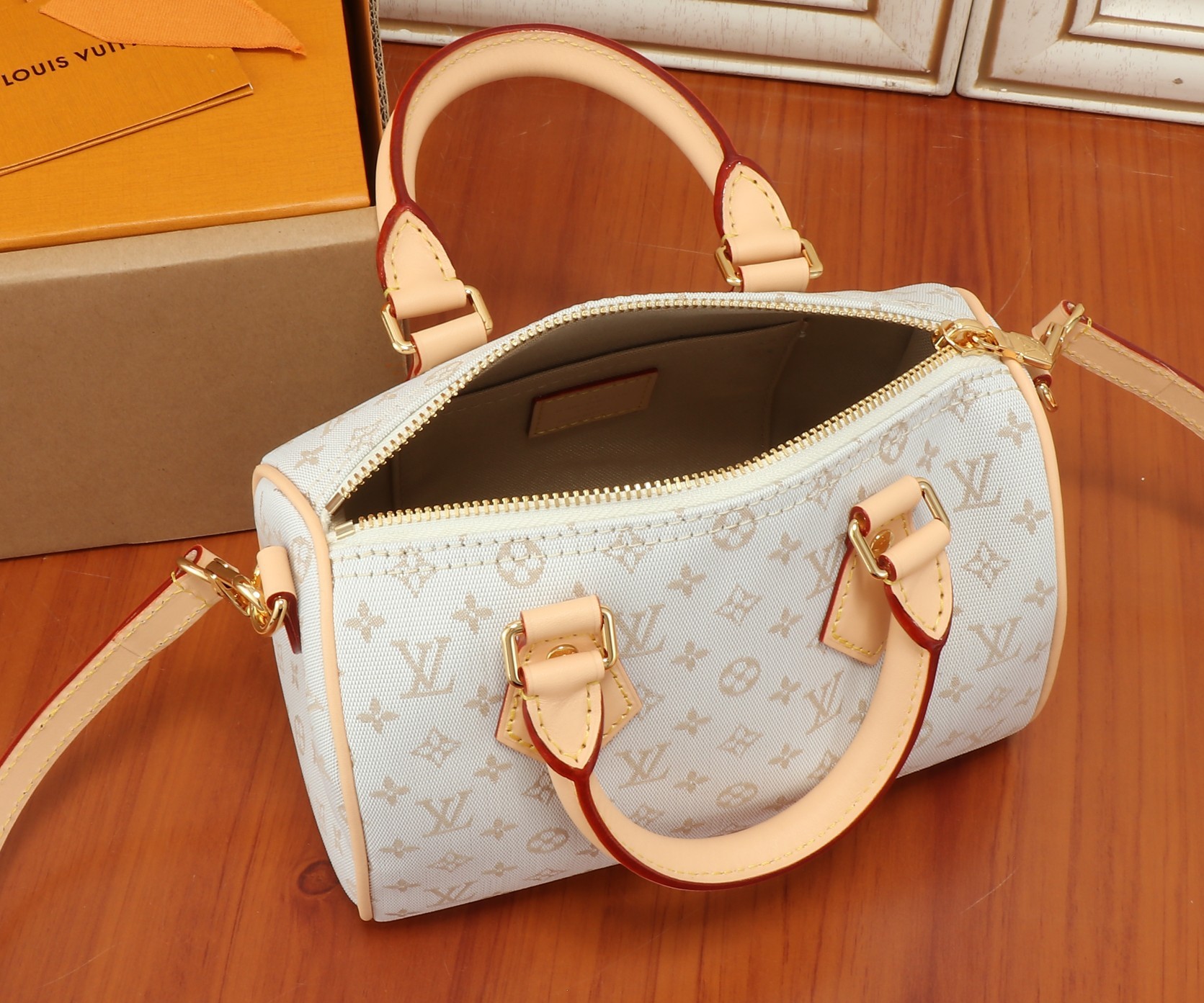 LV Speedy Bandouliere 20 Bag - Image 5