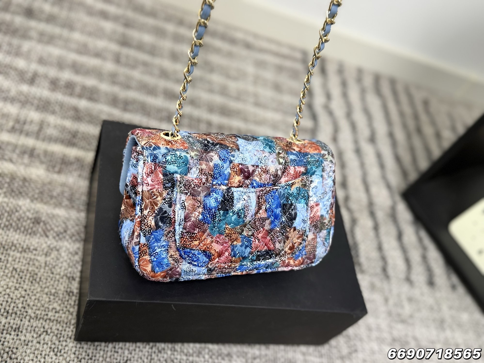 Chanel Sequined CF Chain Bag - Image 3