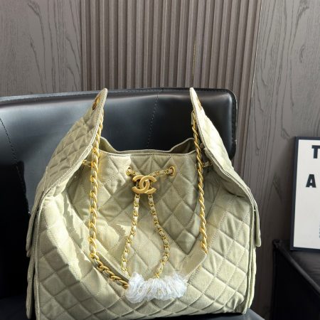 Chanel 25 Hobo Handbag - Image 2