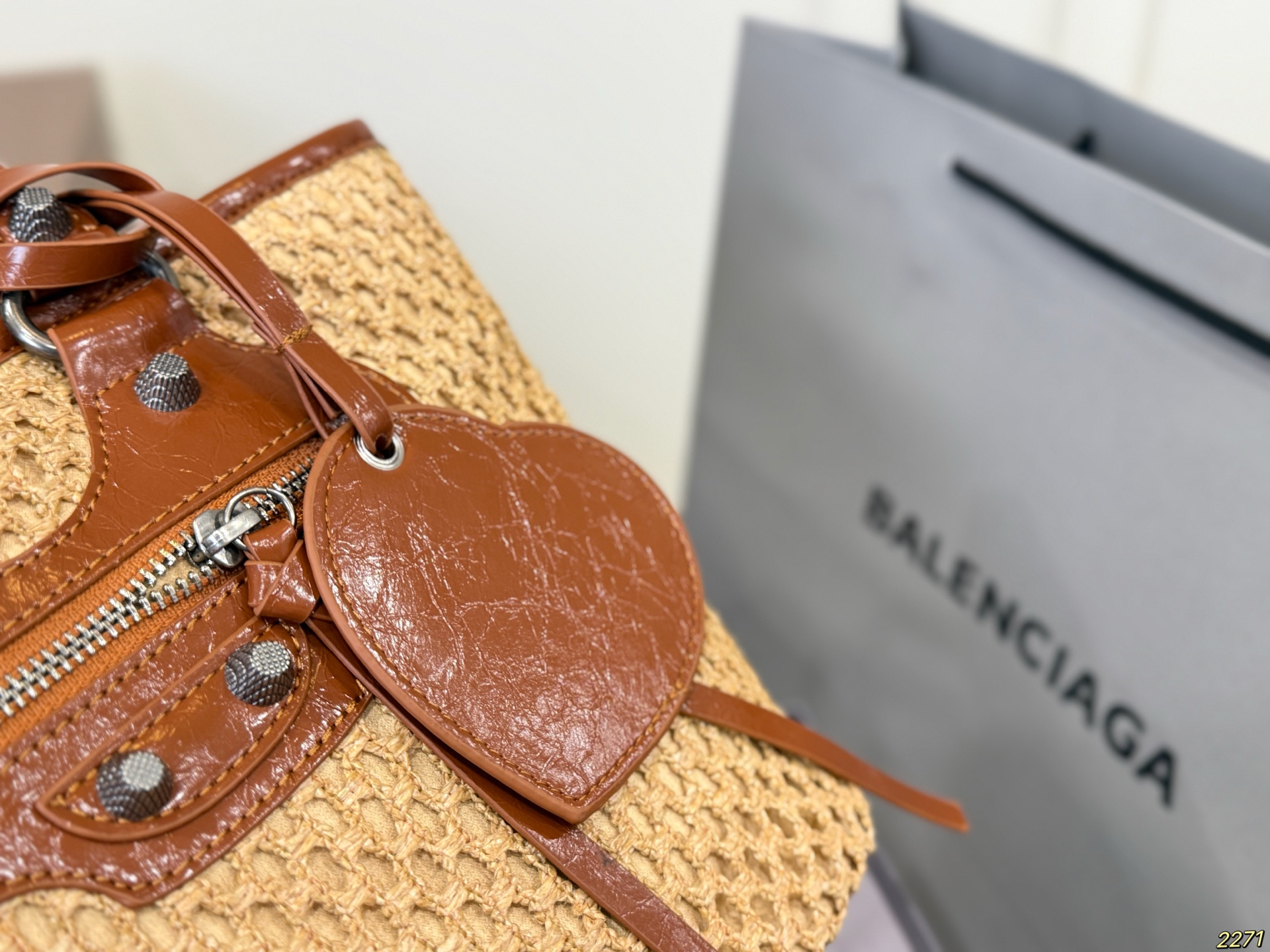 Balenciaga Straw Tote Bag - Image 5