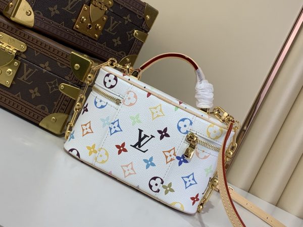 LV X TM Vanity Chain Pouch - 10A mirror version
