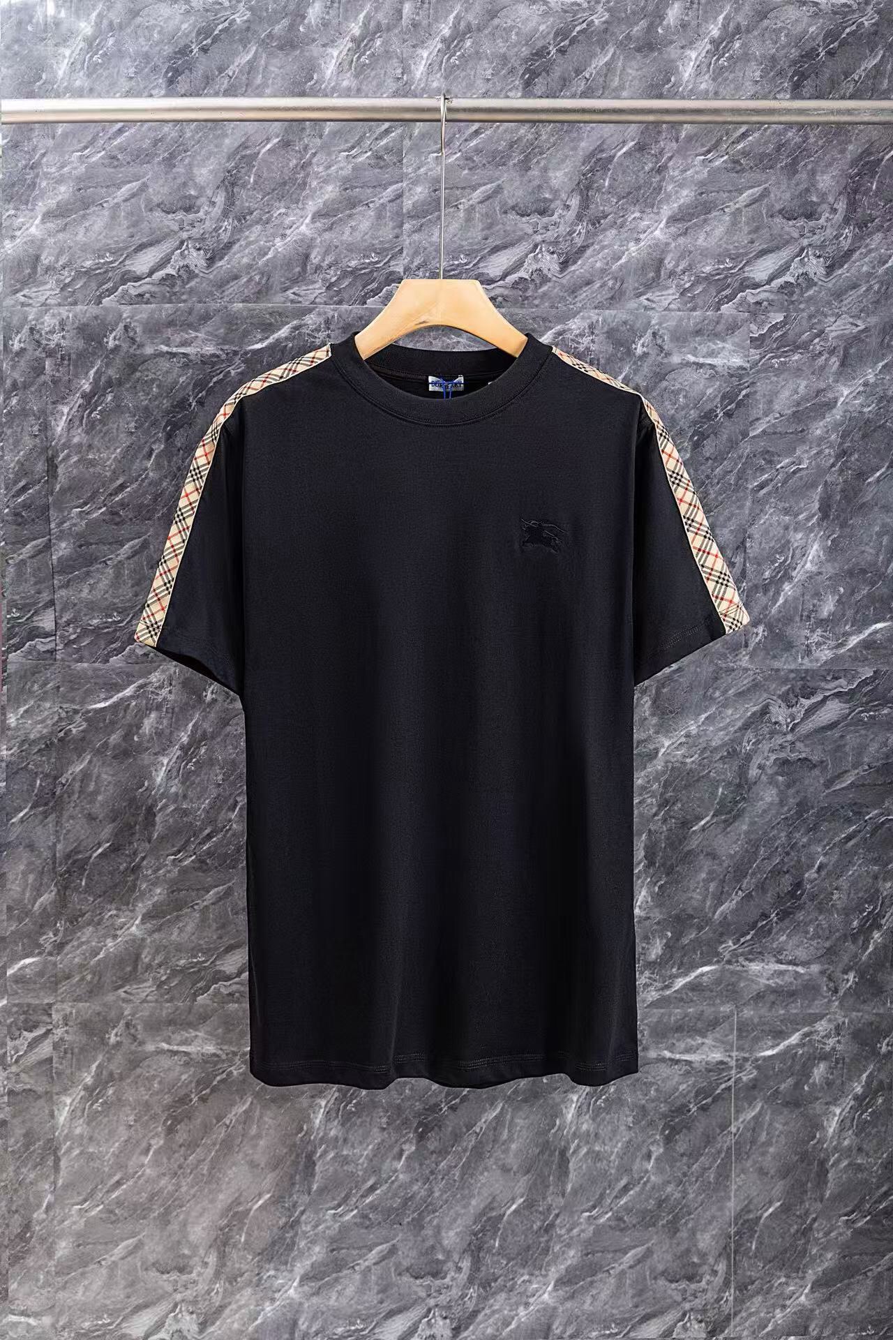 Burberry T Shirt - Image 1