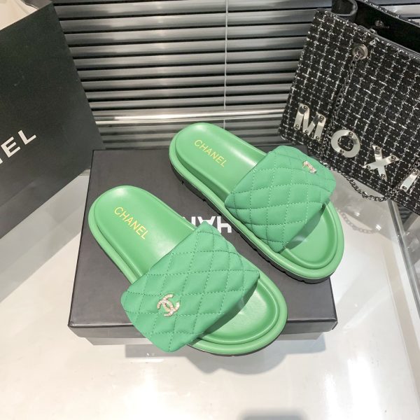 Chanel slides