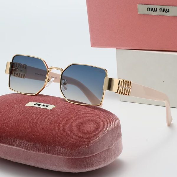 Miu Miu Fashionable Sunglasses