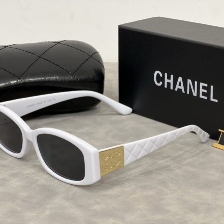 Chanel Fashionable Sunglasses - Image 7